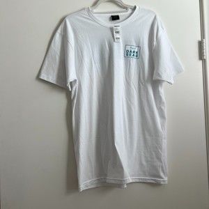 Dark seas graphic t-shirt